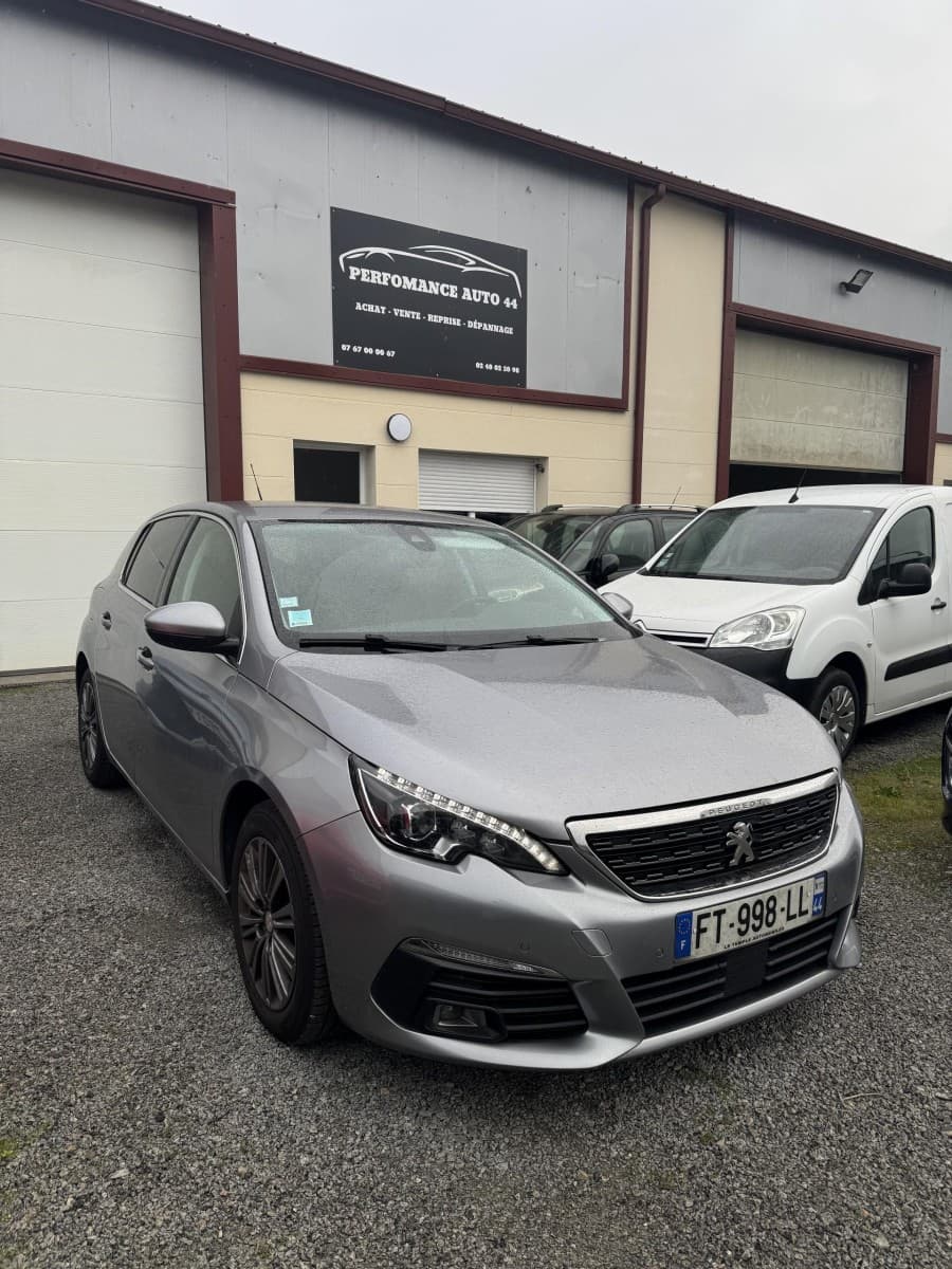 Peugeot 308 (2)