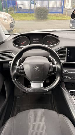 Peugeot 308 SW (2) miniature 9