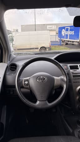 Toyota Yaris miniature 9