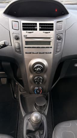 Toyota Yaris miniature 12