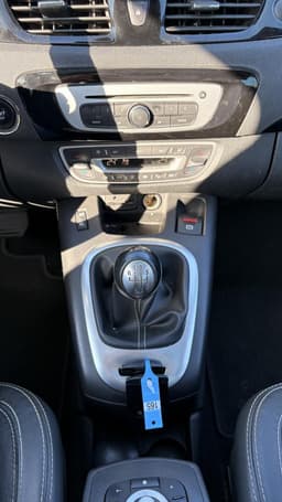 Renault Scénic (3) miniature 17